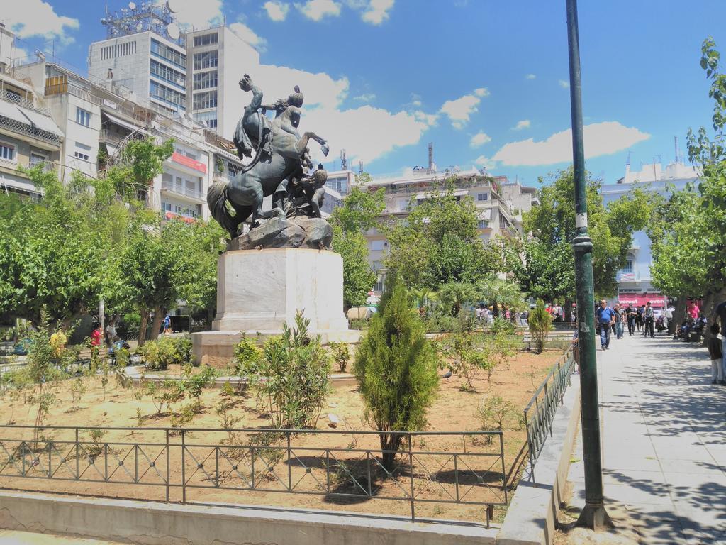 Dionysos Hotel Atenas Exterior foto